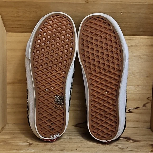 Vans Unisex Old Skool Sherpa Sneakers in Black/Checkerboard - Picture 8 of 9